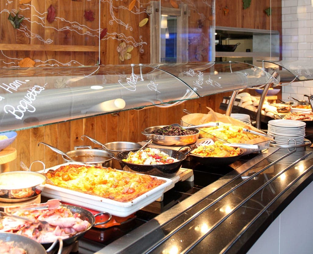 Hot food in a school dining hall
