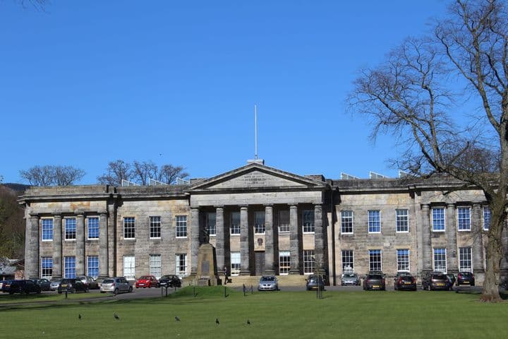 Dollar Academy